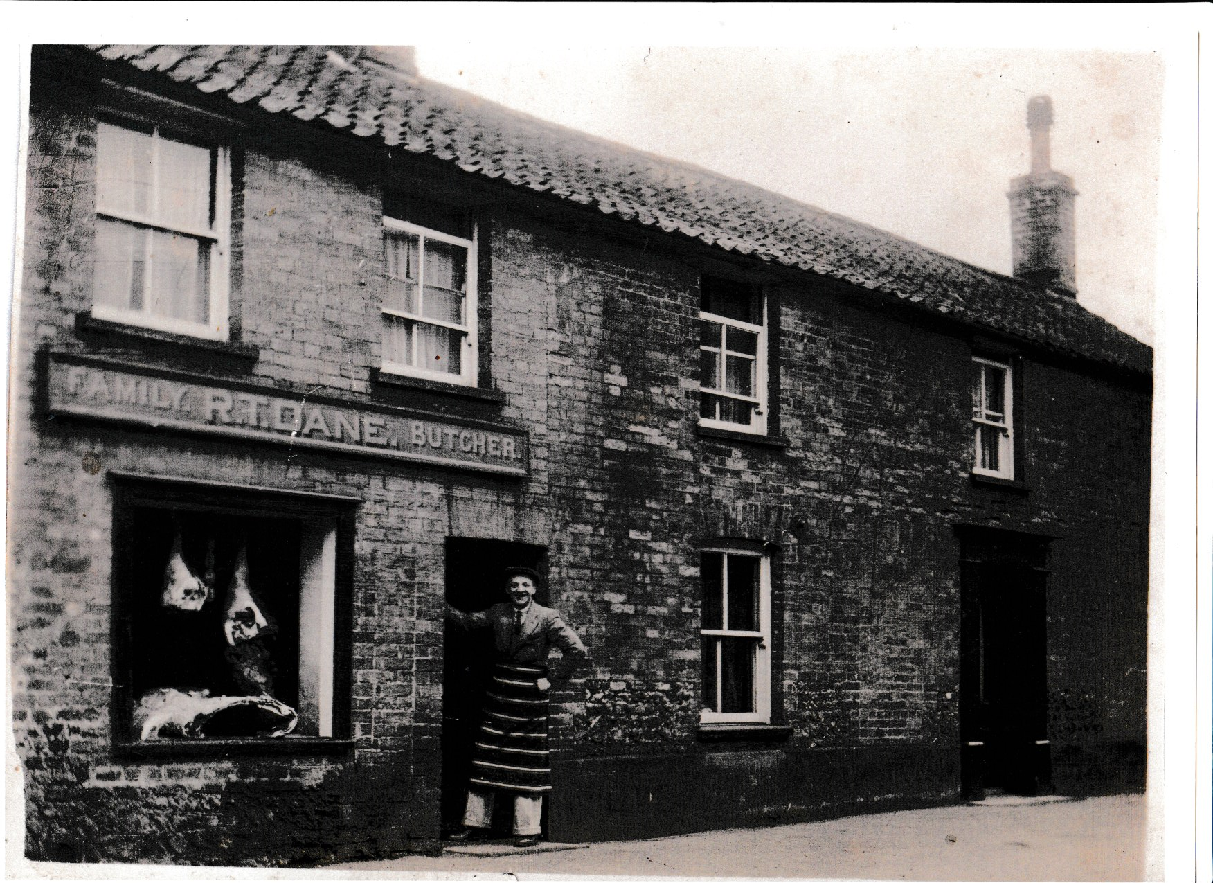 This image has an empty alt attribute; its file name is image-194.bmp