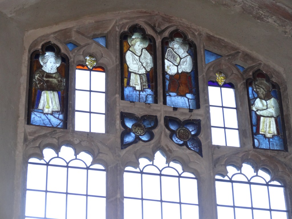 This image has an empty alt attribute; its file name is 041-2.jpg